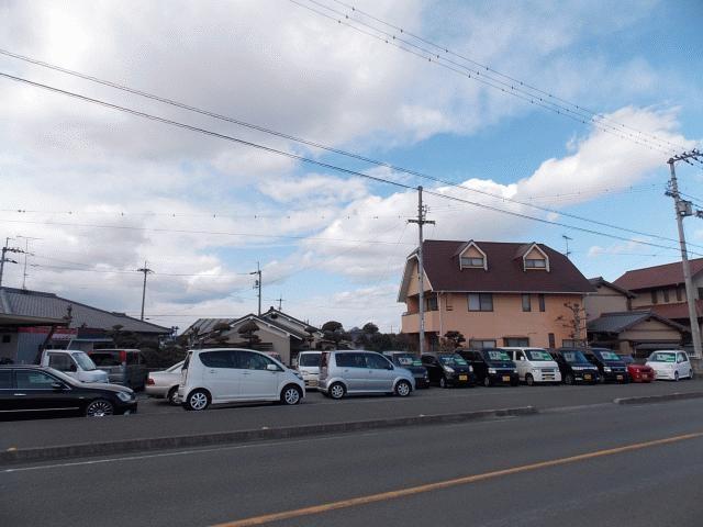 当社の車は全てお買い求めいただきやすい価格帯のものを取り揃えているつもりです！是非一度チラッと遊びに来て下さい。