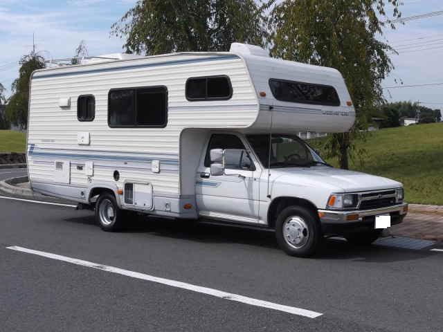 逆輸入ハイラックスベースの“ウィークエンダー”♪